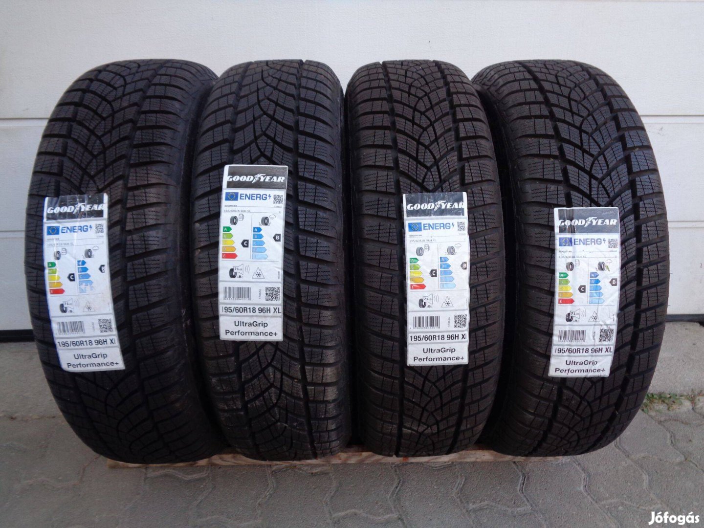 Új goodyear 195/60R18-as téli gumi 2022-es gyártású eladó
