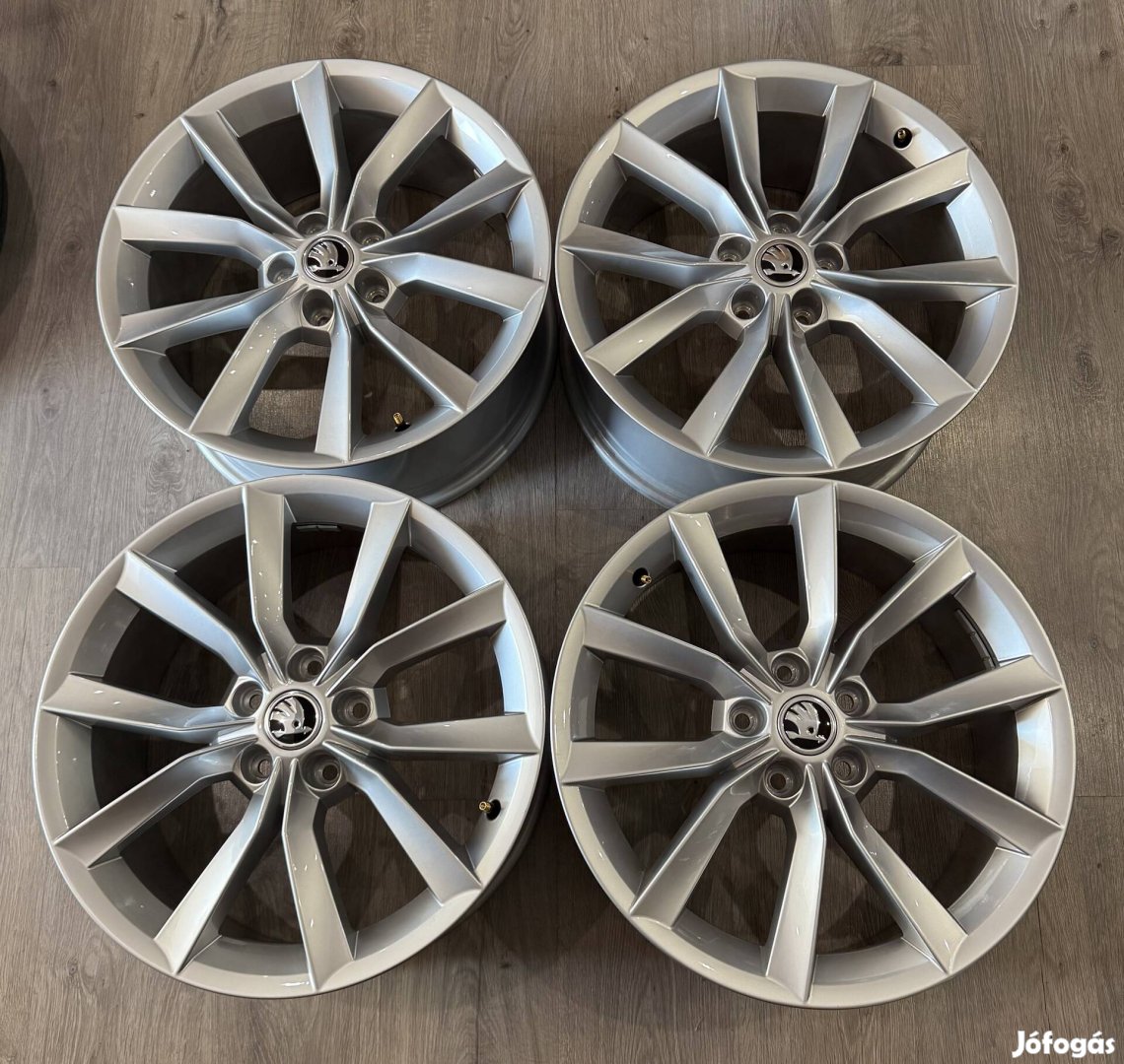 Új gyári Skoda Superb 18" alufelni