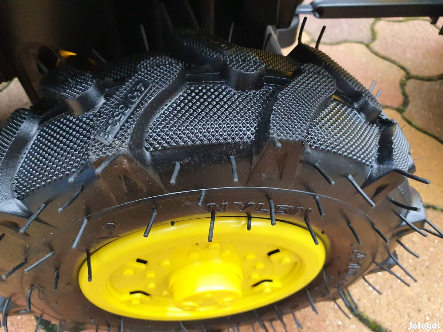 Új gyerek elektromos traktor 12V felfújható gumikerekű !!
