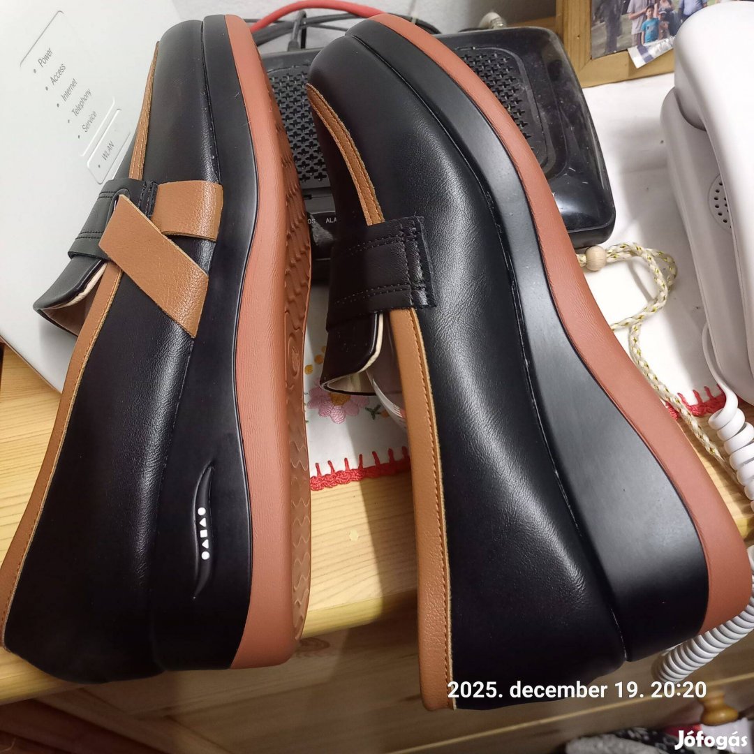 Új használatlan 41-es női cipő