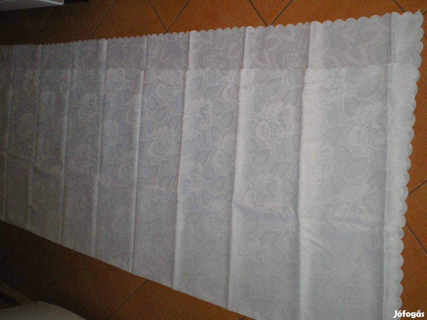 Új hófehér asztalterítő nagy méretben 215 x 155 cm