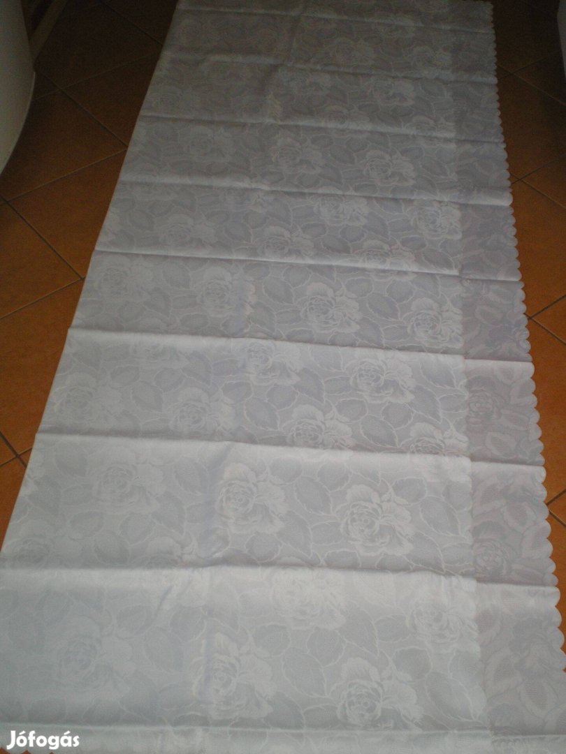 Új hófehér asztalterítő nagy méretben 215 x 155 cm nem mai