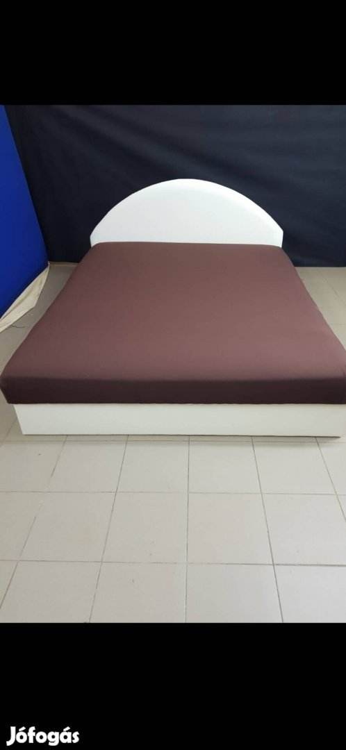 Új kárpitozású franciaágy francia ágy ágyak