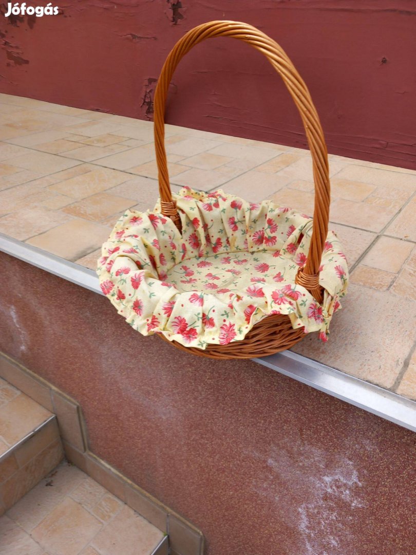 Új kerek fűzfa ajándékkosár bélelve átm 28cm