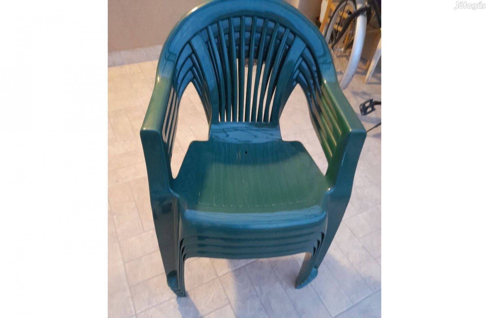 Új kerti műanyag szék 4db egyben magyar termék