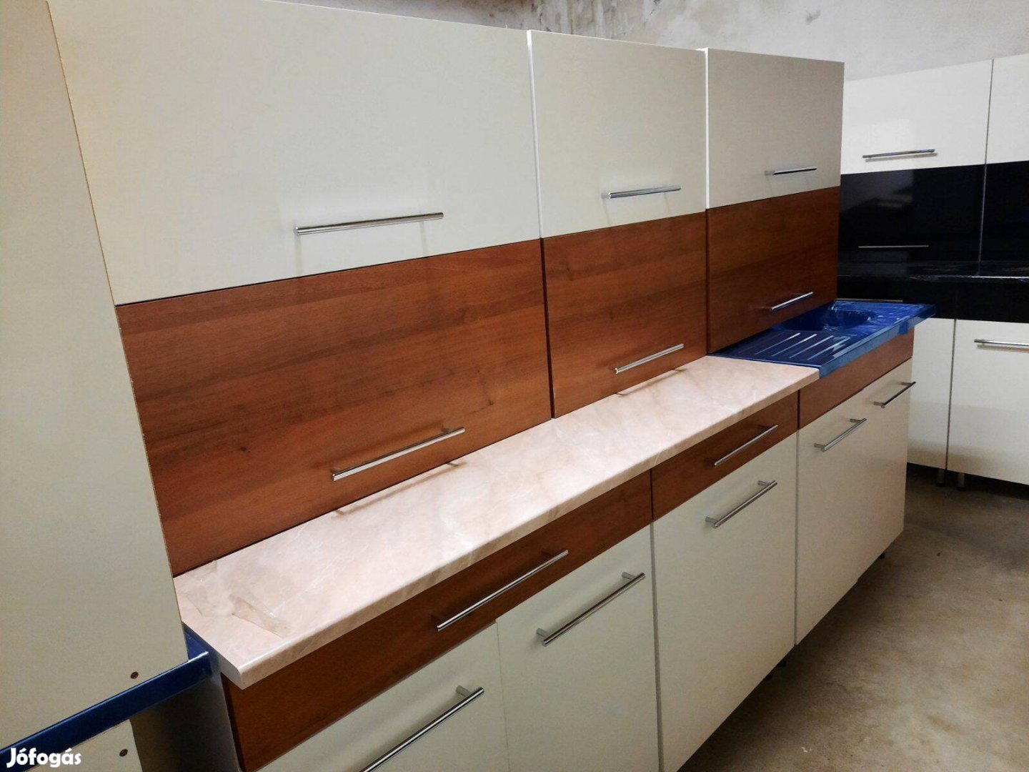 Új konyhabútor áron alul, akár bontva is AJ179