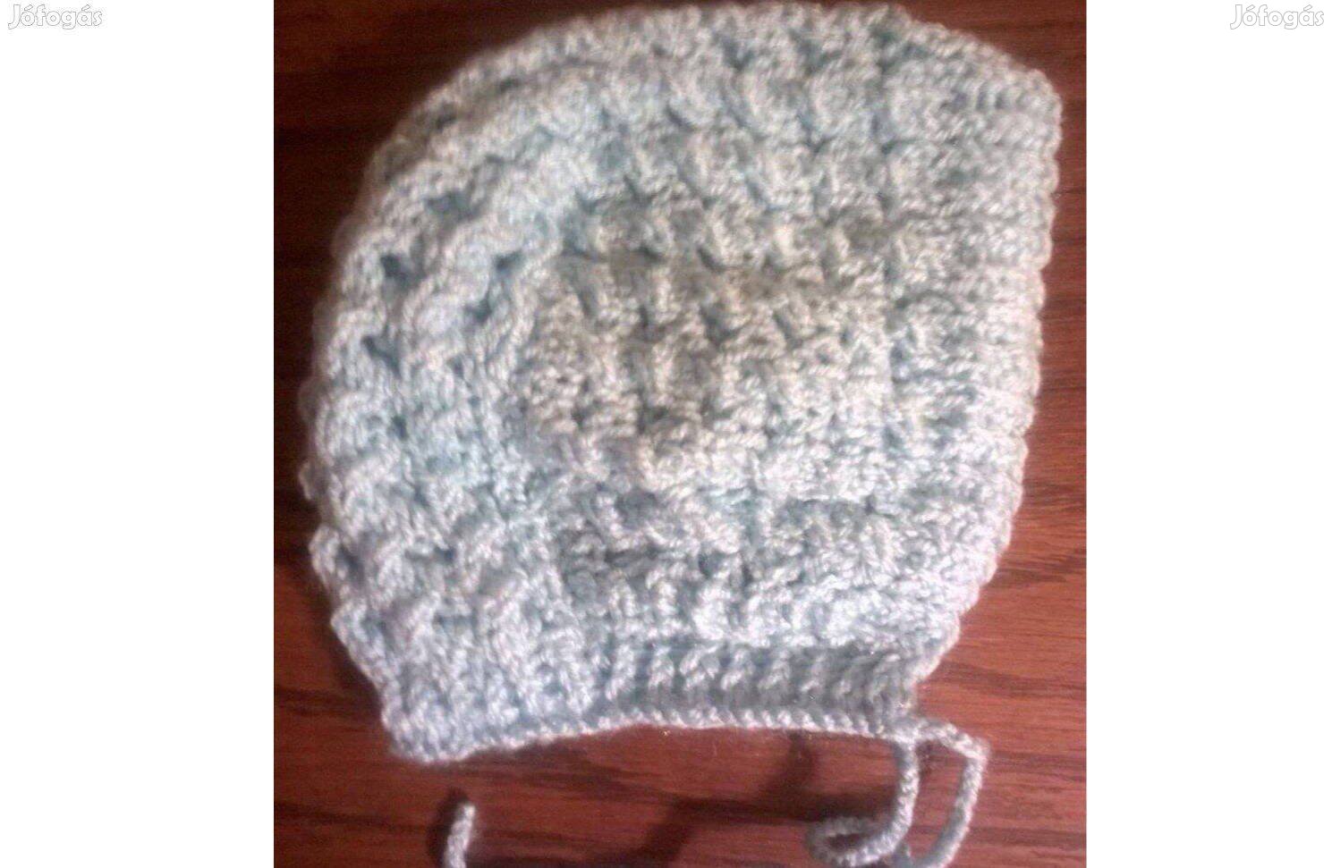 Új kötött bébisapka eladó