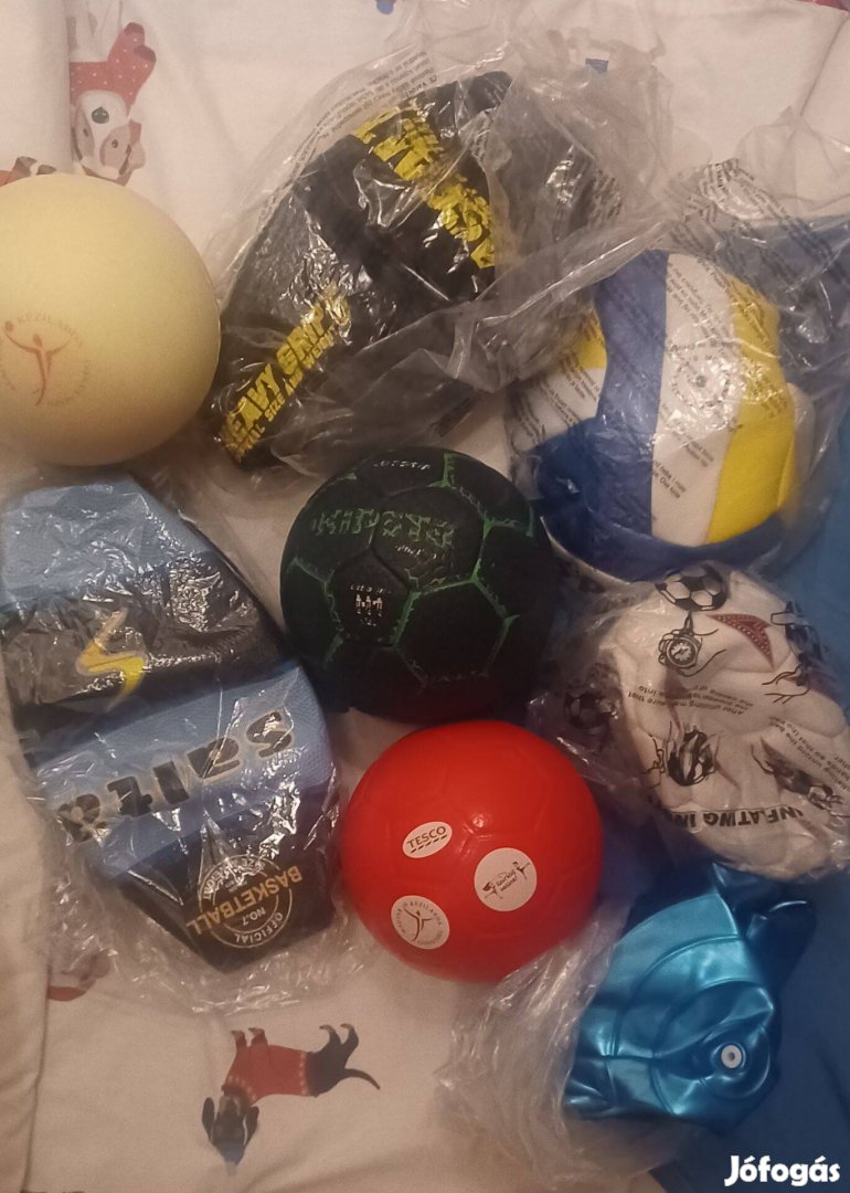 Új labdák eladók. Gumi. Kosár kézi röpi foci