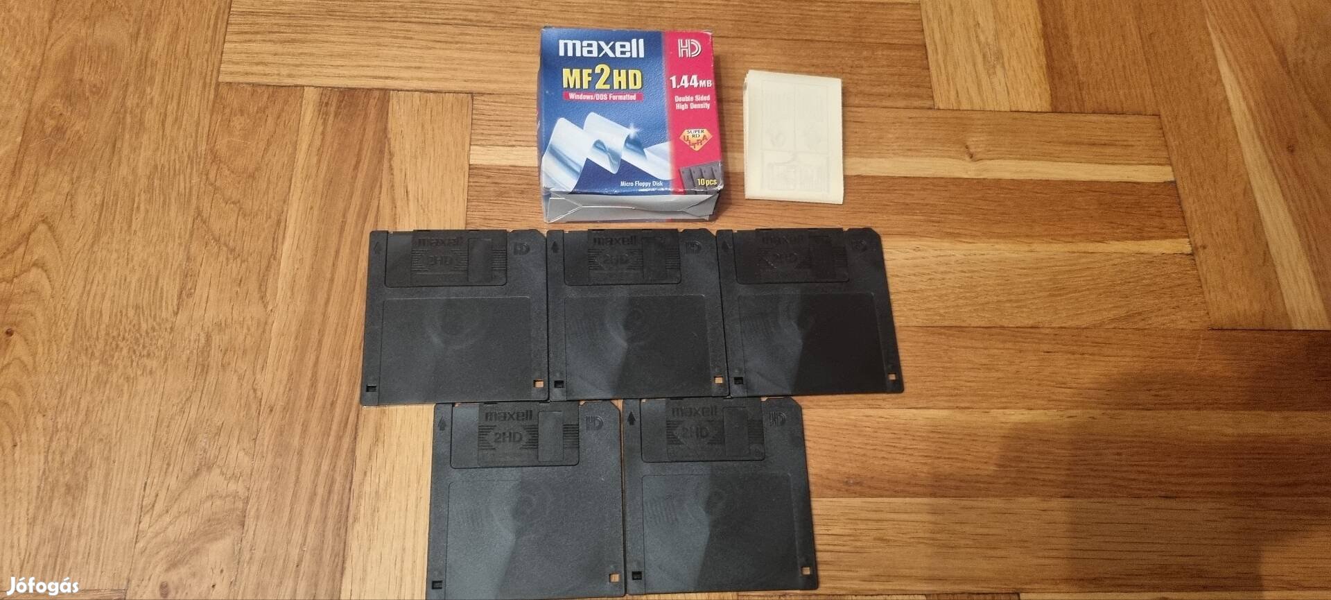 Új maxell 1.44 MB-s floppy lemez 