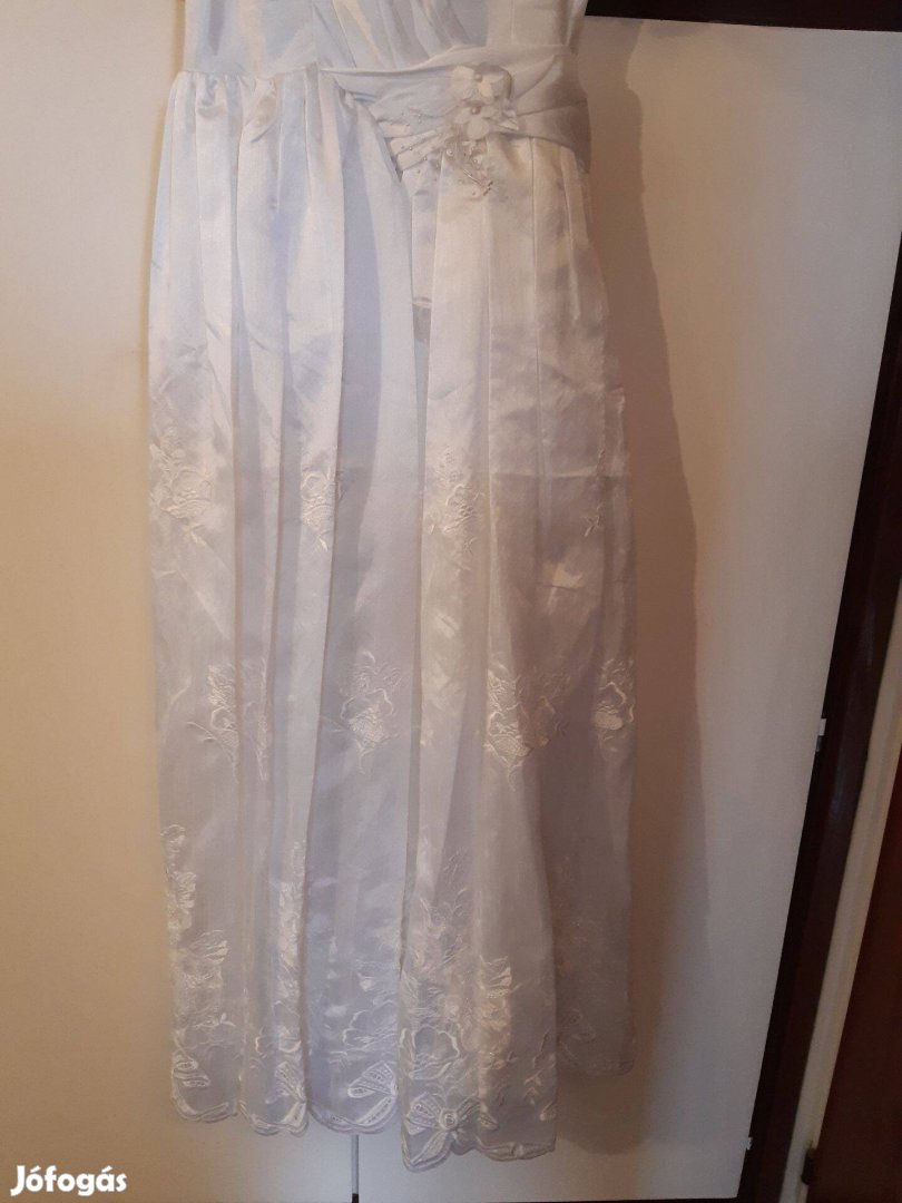 Új menyasszonyi ruha, 40-es méret