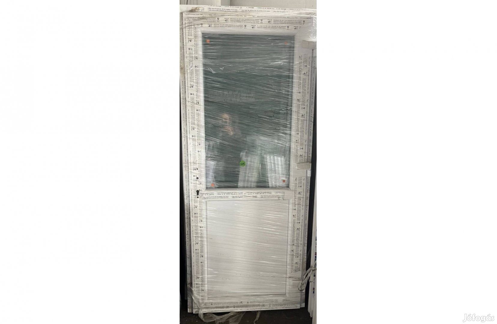 Új műanyag bejárati Félig üveges (88 x 208) ajtó Készletről Azonnal