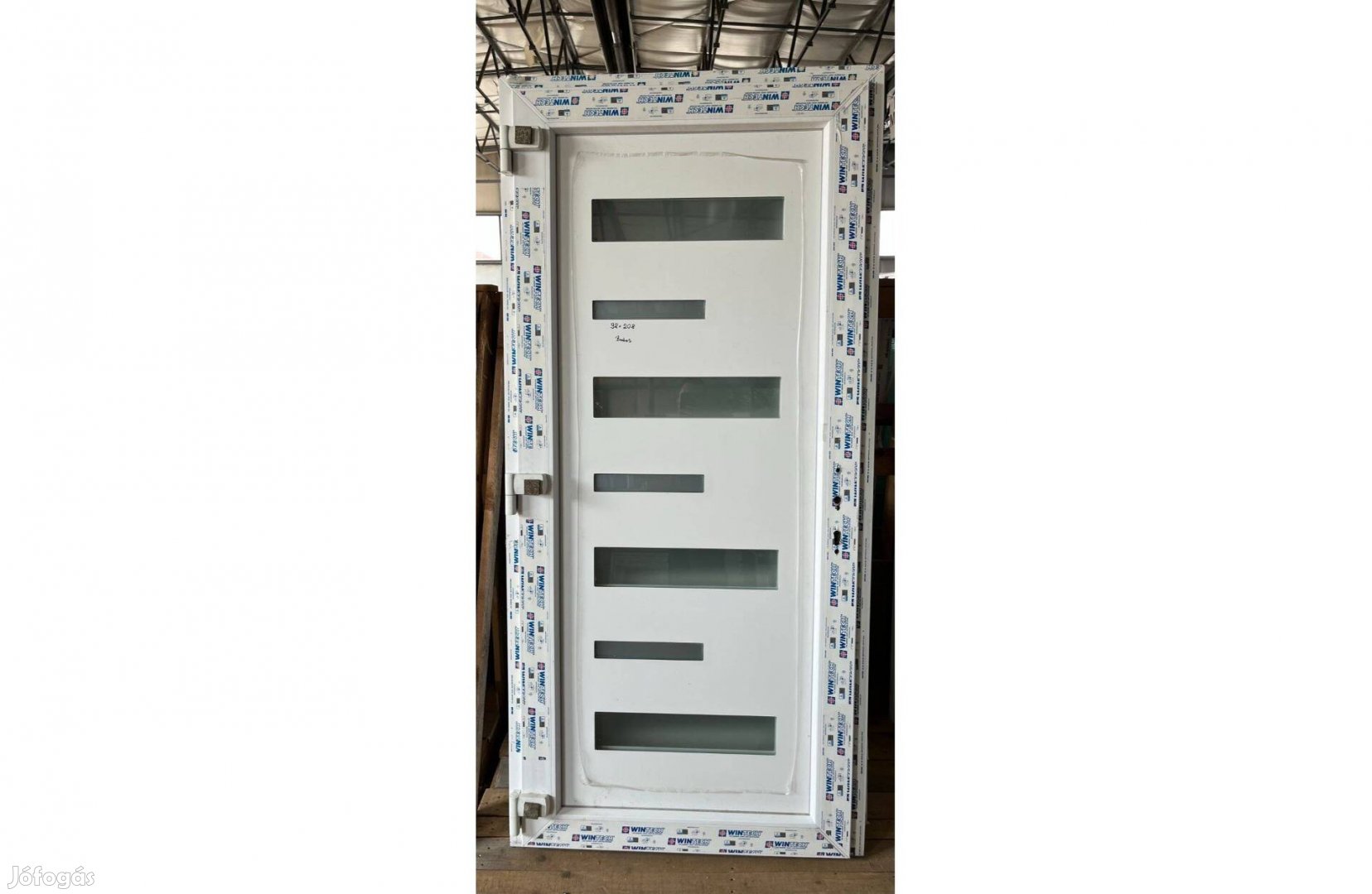 Új műanyag bejárati ajtó Zebra ( 98 x 208 ) Készletről elérhető