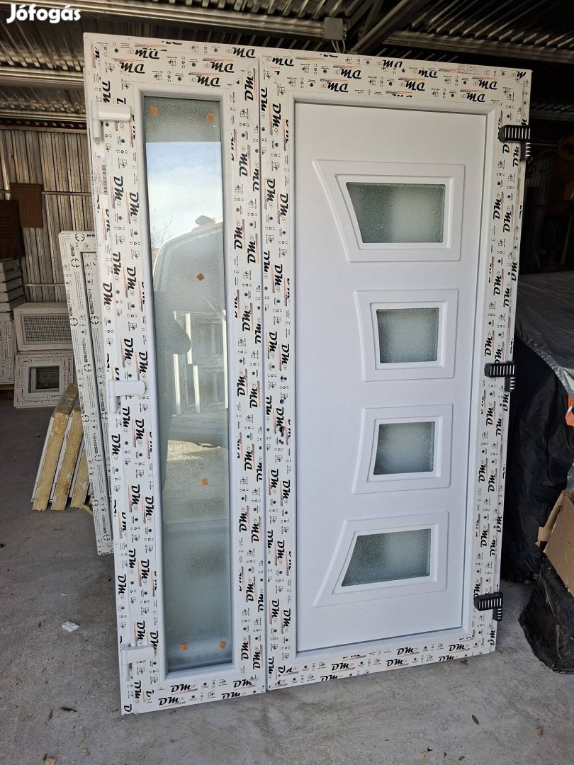 Új műanyag bejárati ajtók 138208