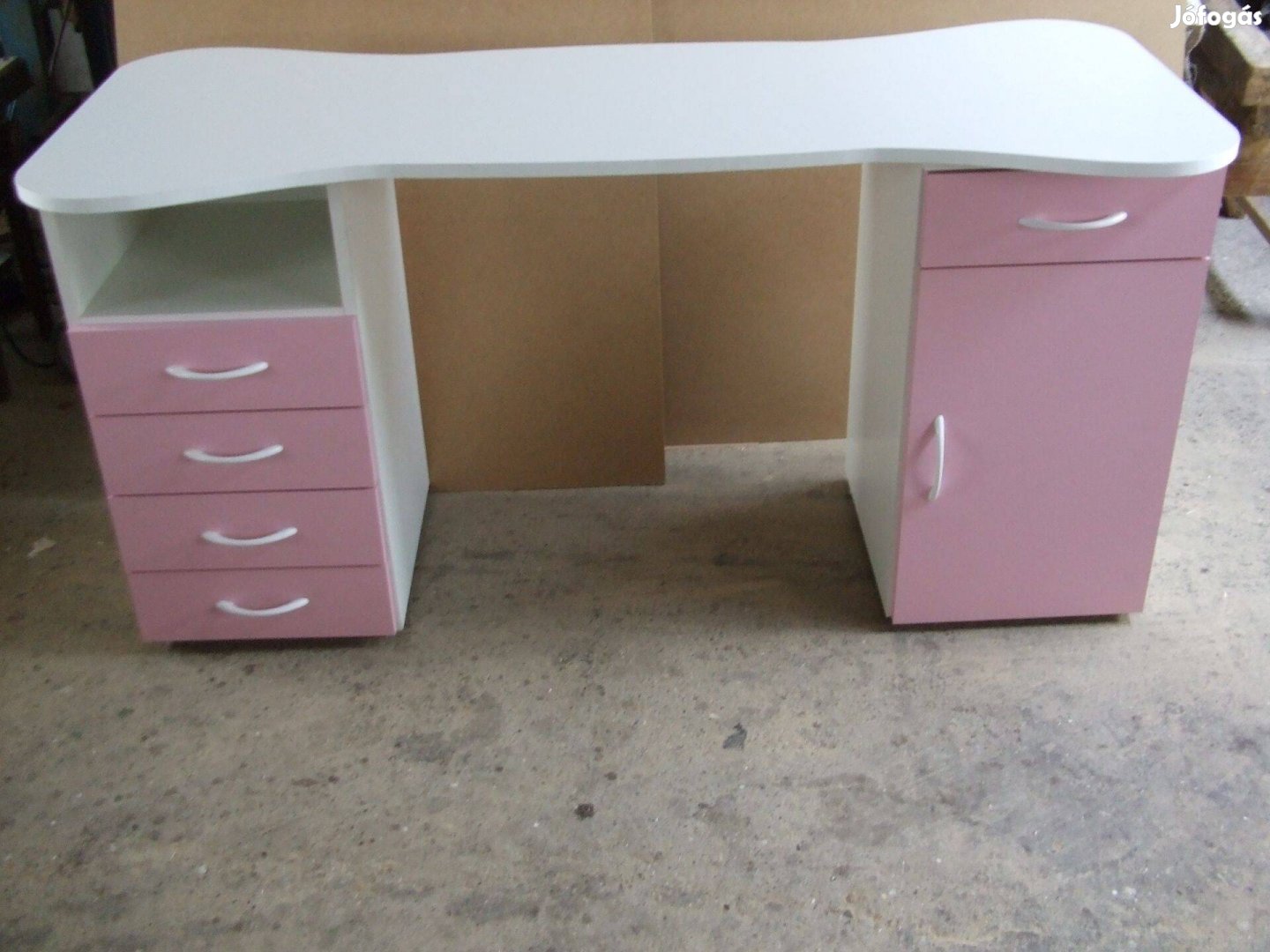 Új műkörmös asztal ajtós fiókos íróasztal kozmetika bútor 146 cm tető