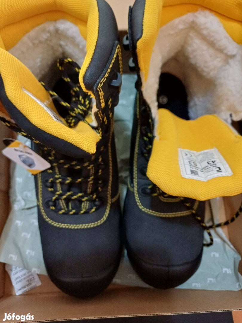 Új munkavédelmi bakancs , bélelt 43-as Cerva munkavédelmi cipő