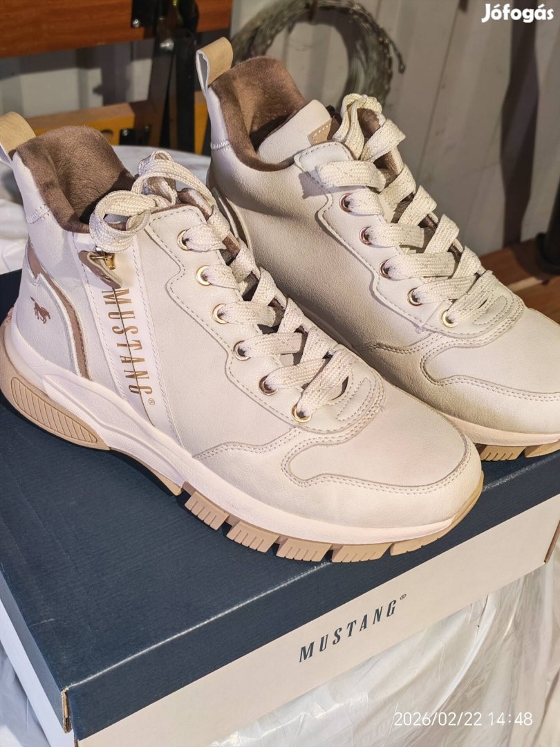 Új mustang 39es női cipő bakancs