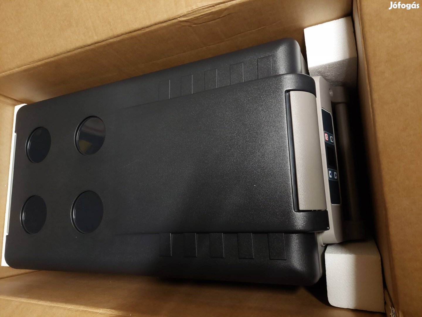 Új nagyméretű autós hűtő