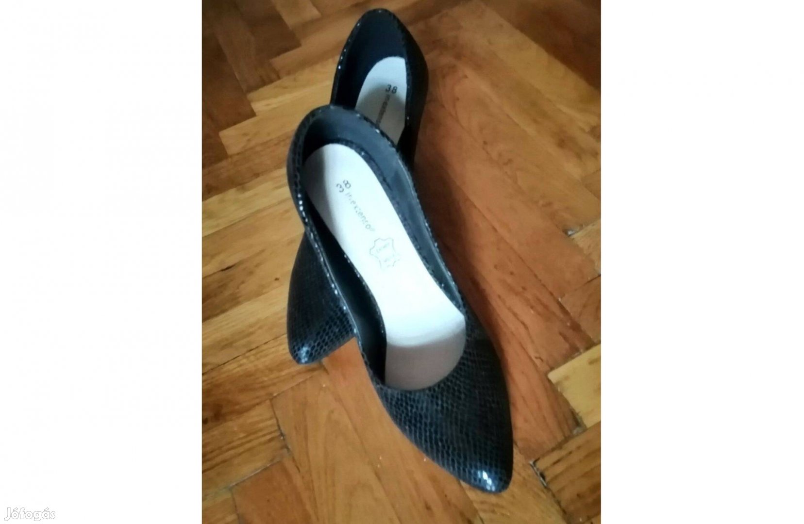 Új női 38-as Inextenzo gyíkbőrmintás bőrcipő eladó