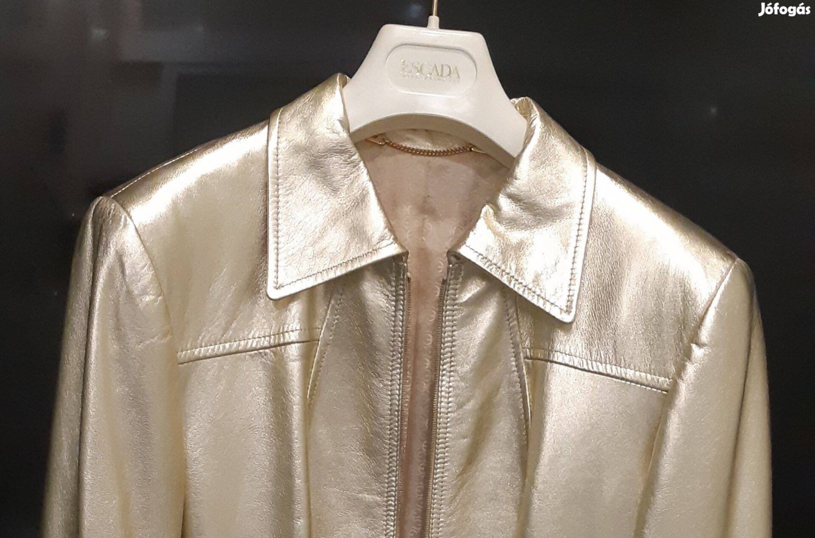 Új női Escada kabát. Mérete M