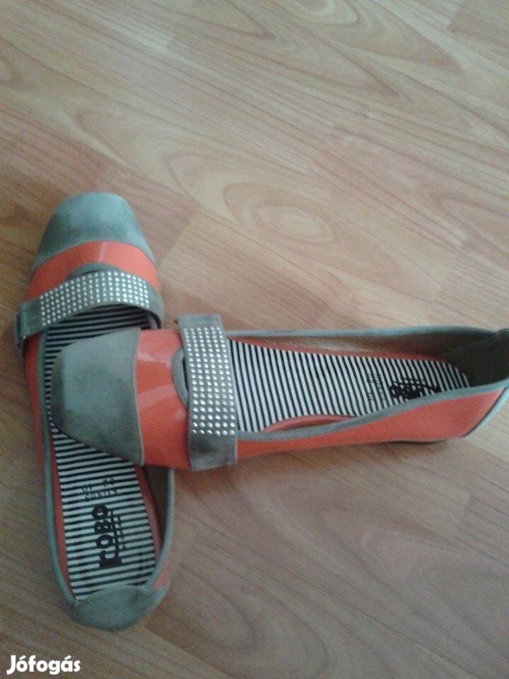 Új női cipő 39-es