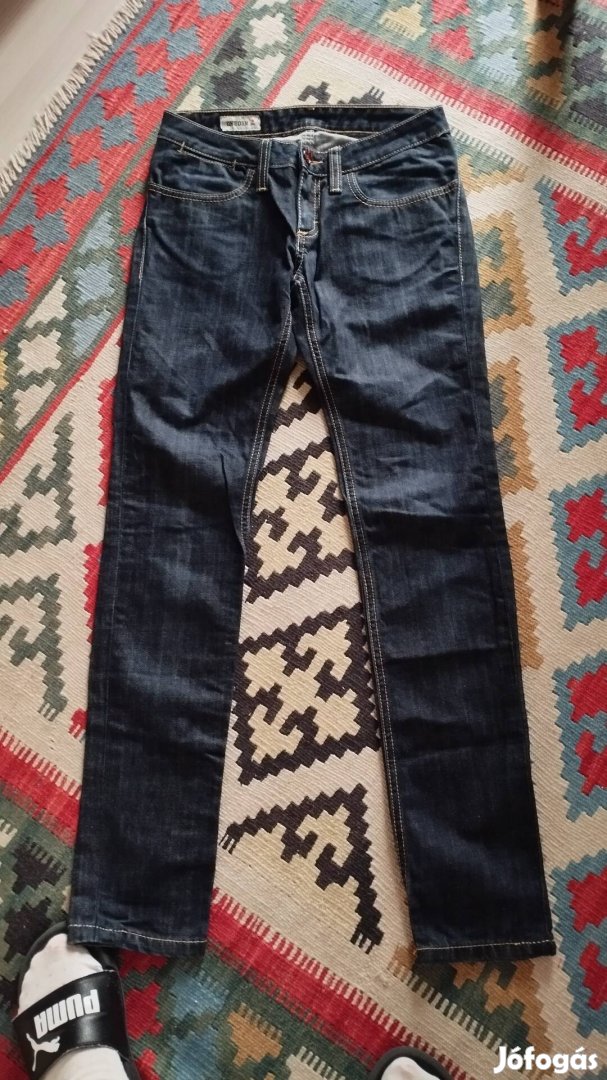 Új női farmernadrág 36-os méretben Győrben