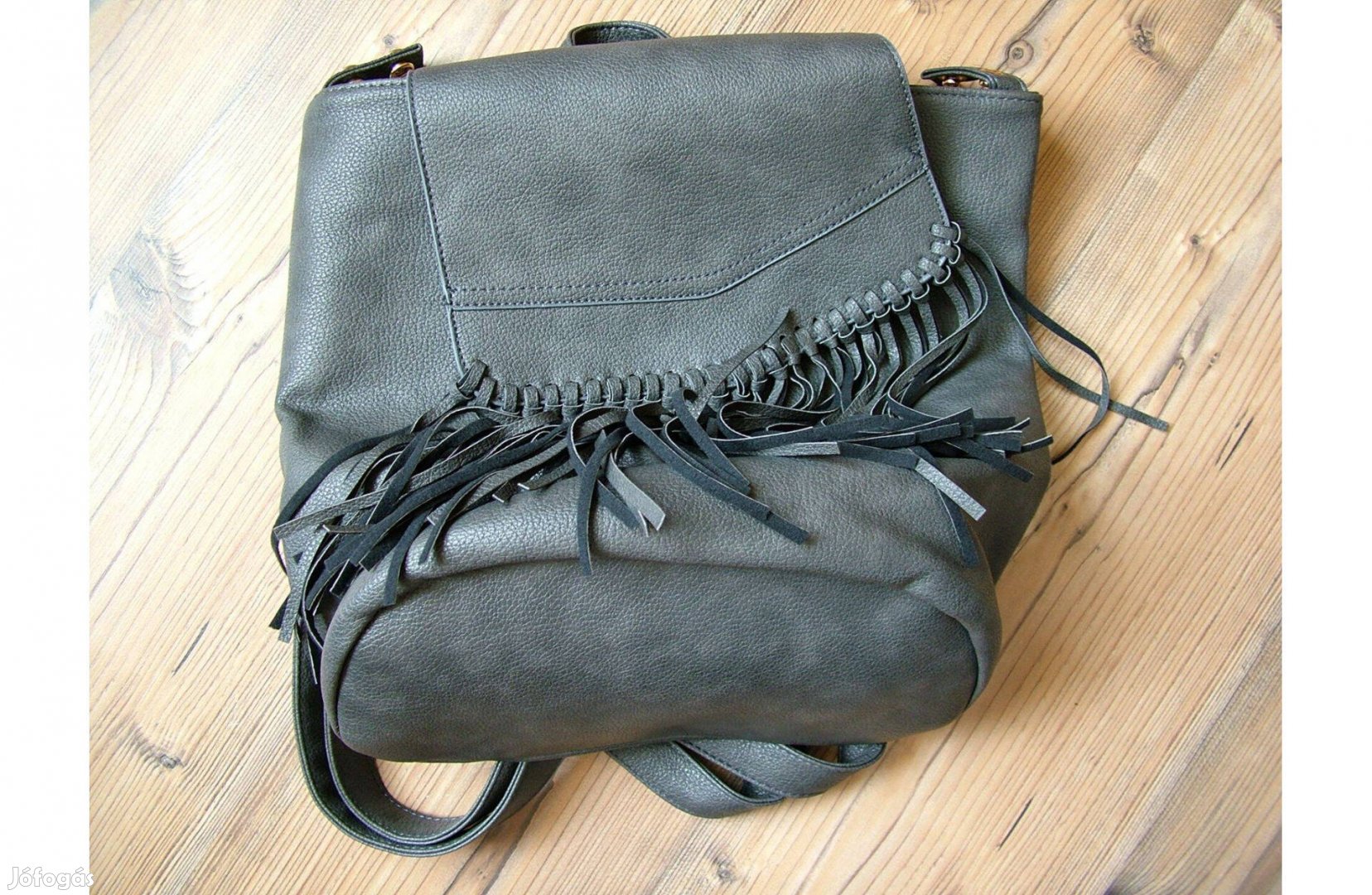 Új női táska hátizsákként is használható