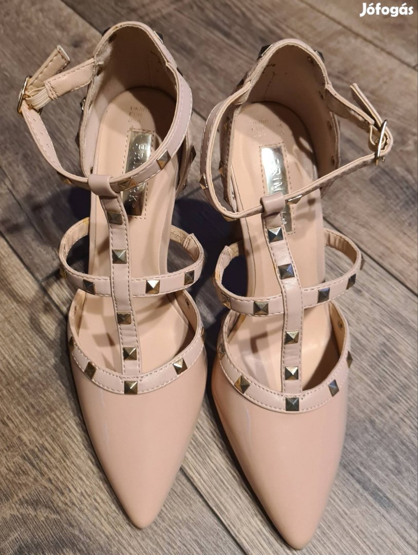 Új nude,szegecses Primark cipő 