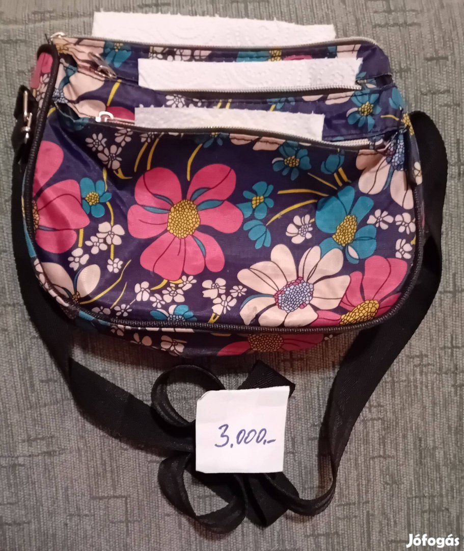Új nyári váll-táska