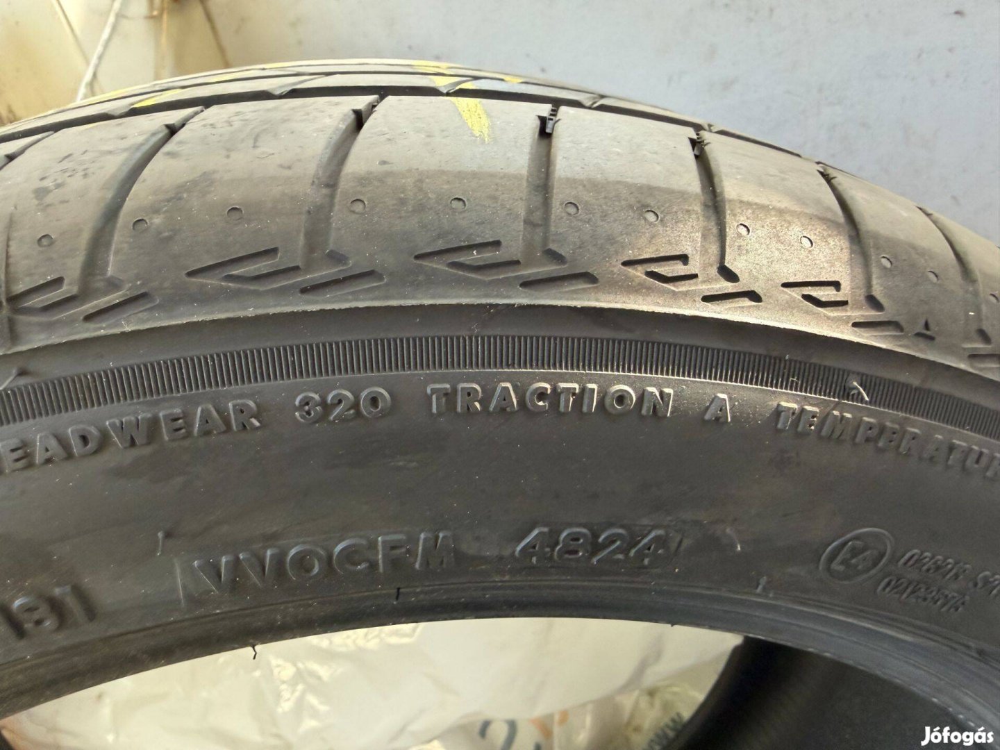 Új nyárigumi garnitúra 235/45 18 Tesla