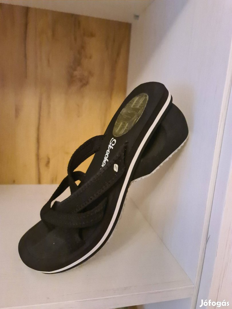 Új skechers szandál! 38.