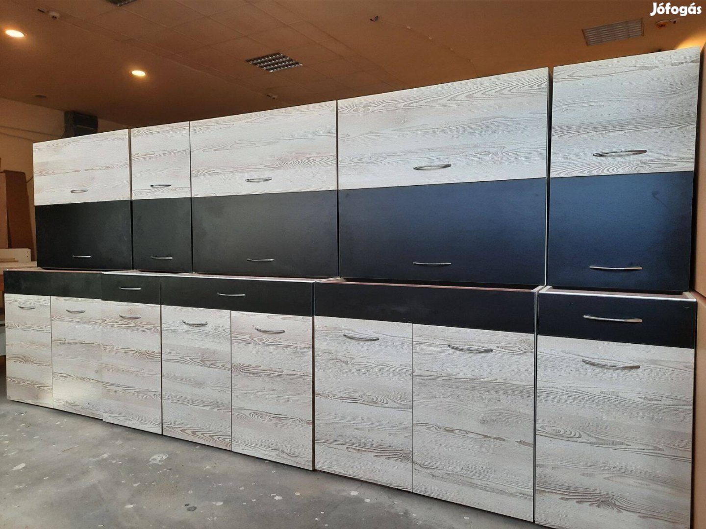 Új sonoma-fekete konyhabútor, akár bontva is AN159