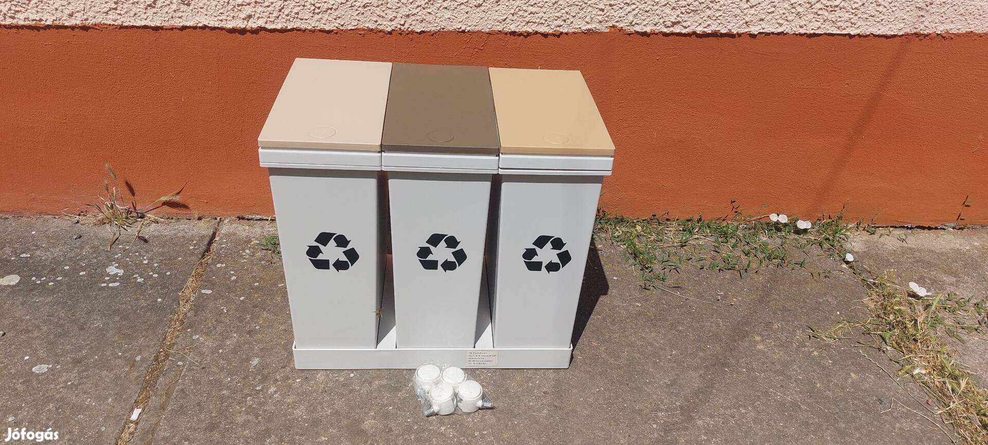 Új szelektív kuka, szemetes 3 x20 liter, gurulókerekes