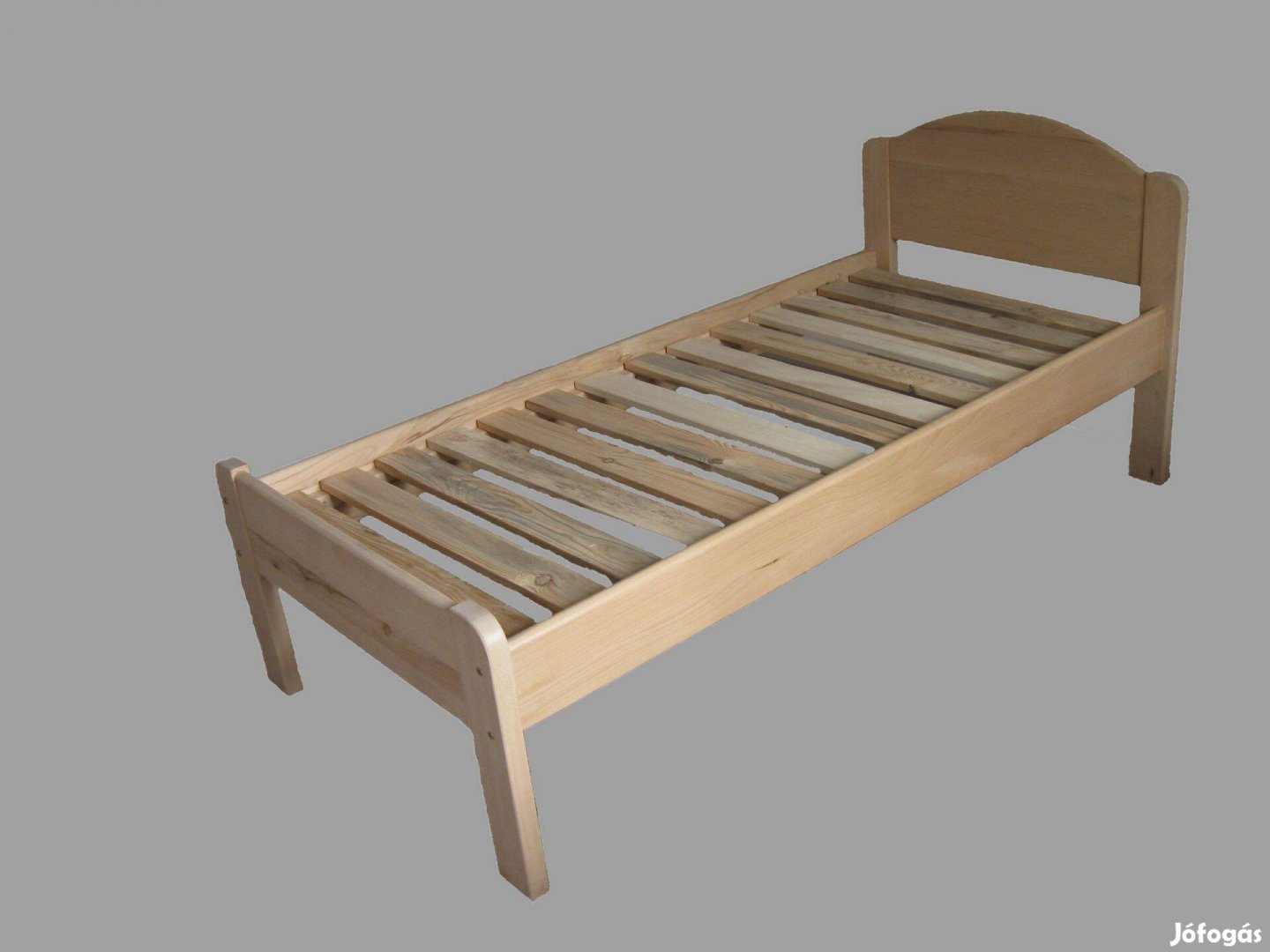 Új tömör bükkfa ágy és franciaágy ágyráccsal, éjjeliszekrény eladó