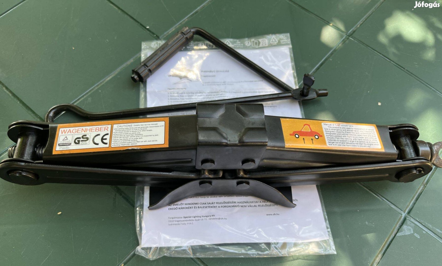 Új trapéz autóemelő eredeti dobozában