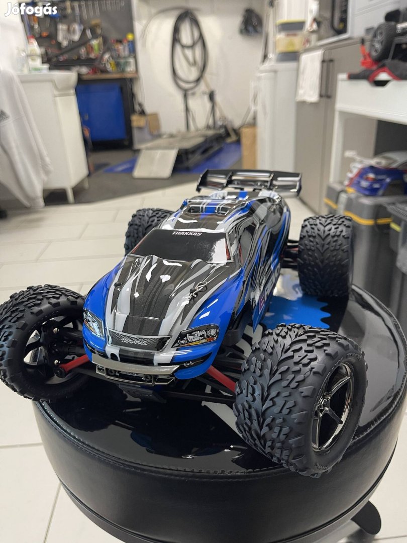 Új traxxas E-Revo kék 1/16 távirányítós autó!