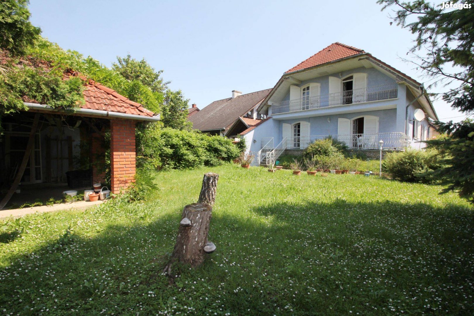 Újdombóváron kétgenerációs ház eladó, ingatlan beszámítás lehetséges