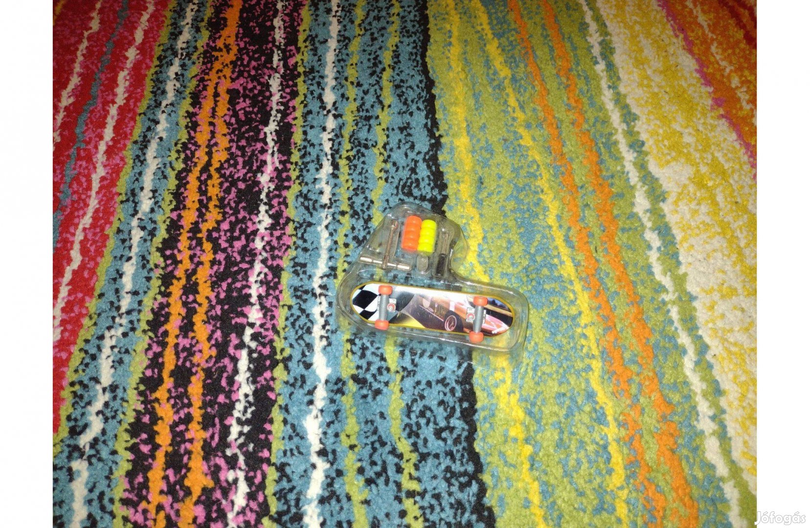 Ujj gördeszka játék kerekekkel szerszámokkal