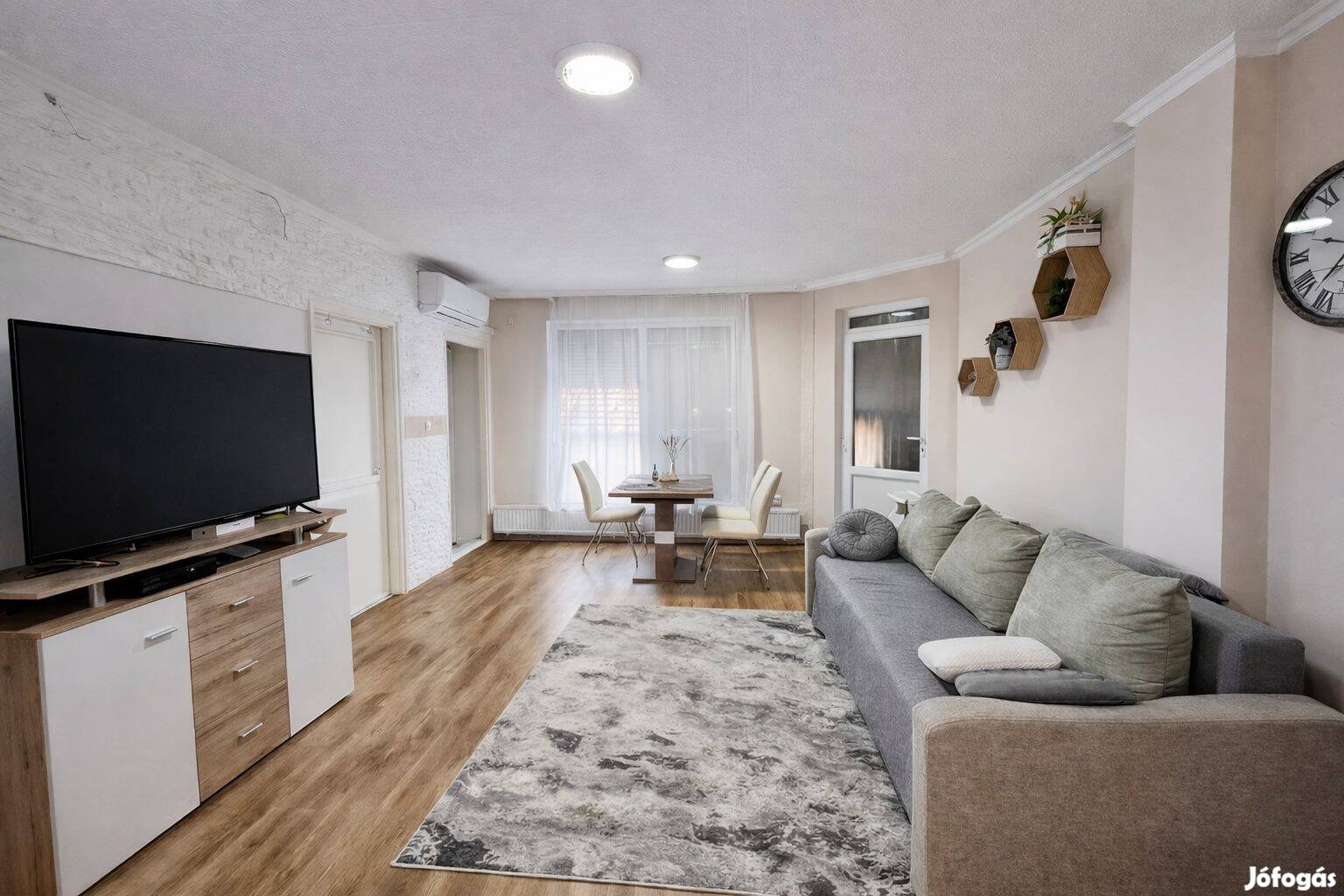 Újkistelekiszőlő csendes részén önálló családi ház