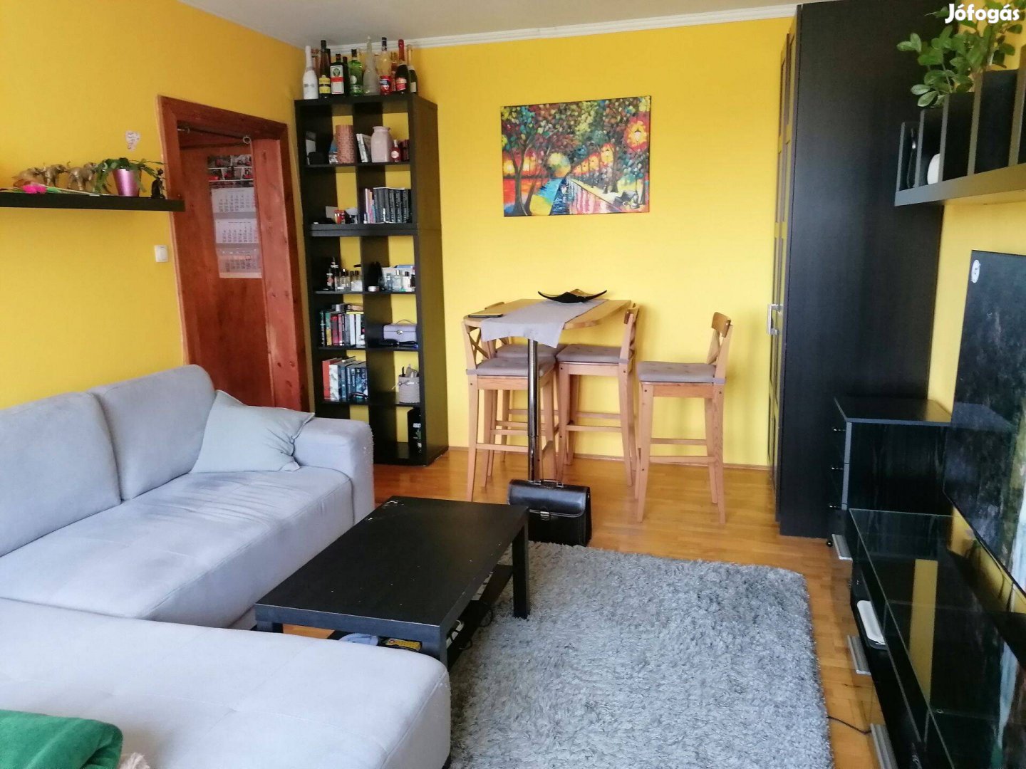 Újpalotán 35 m-es, 11 szobás lakás