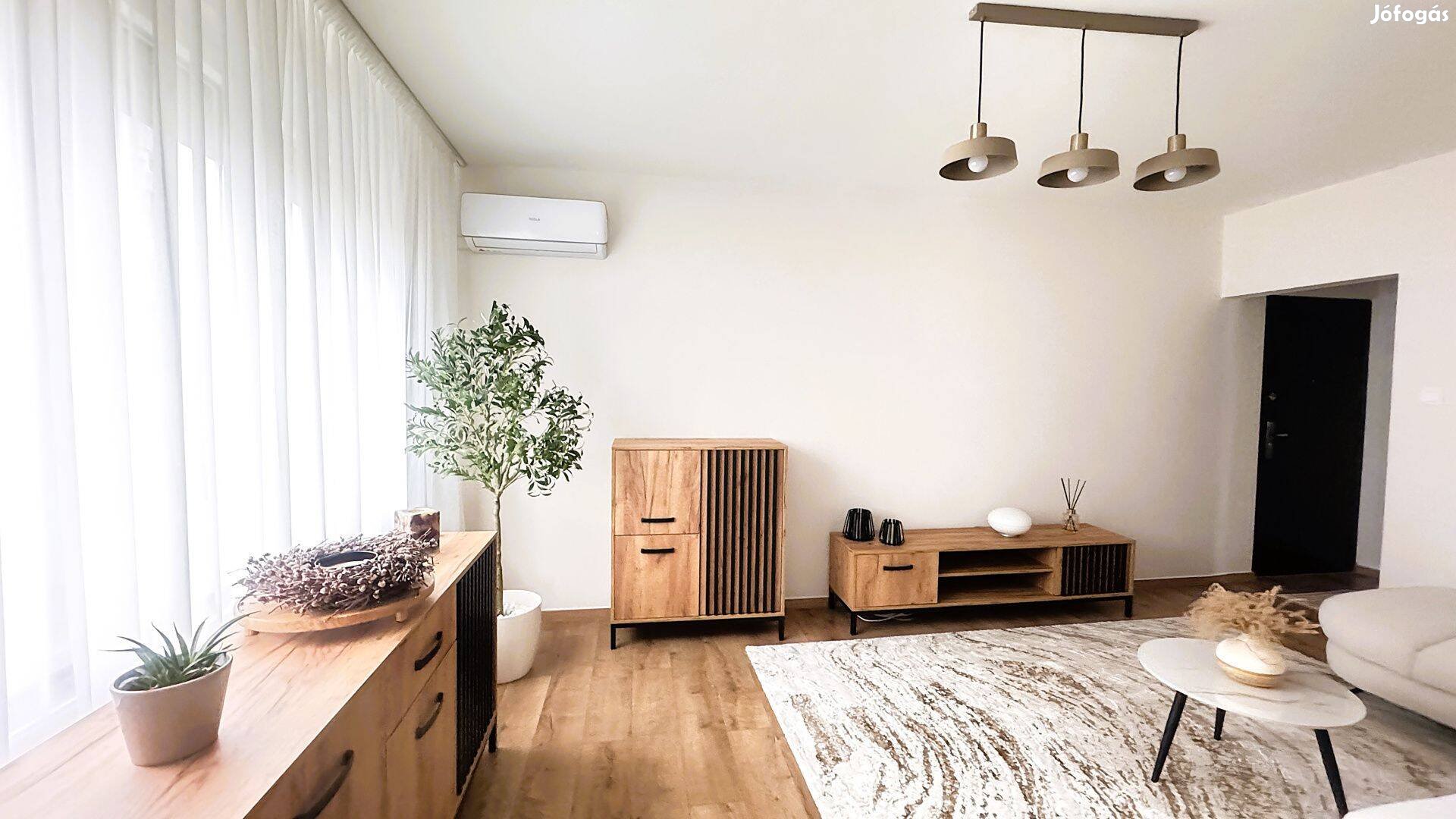 Újpalotán kiválóan felújított 3 szobás, erkélyes panel lakás