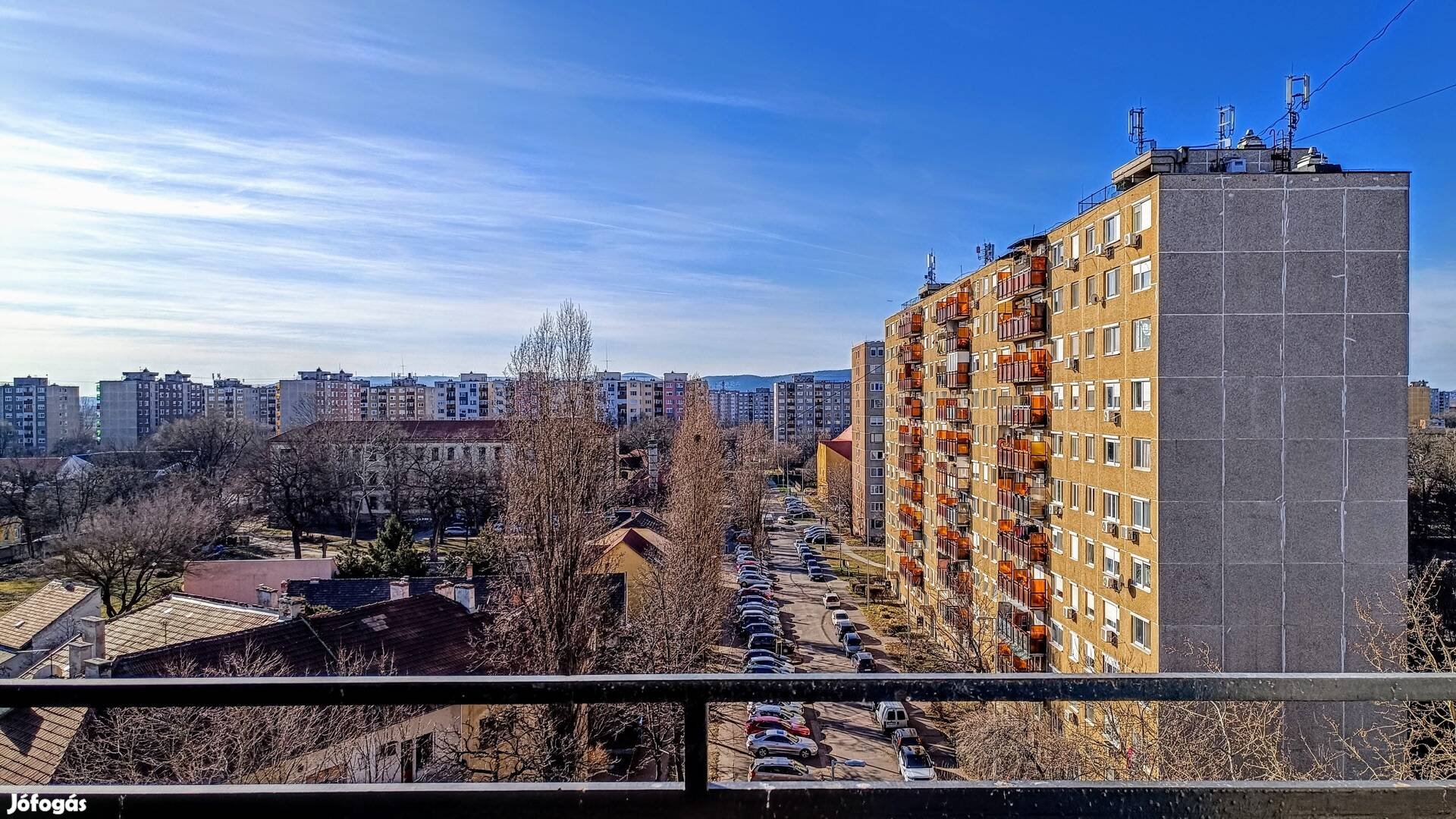 Újpesti 53 nm erkélyes panel lakás gyönyörű körpanorámával eladó