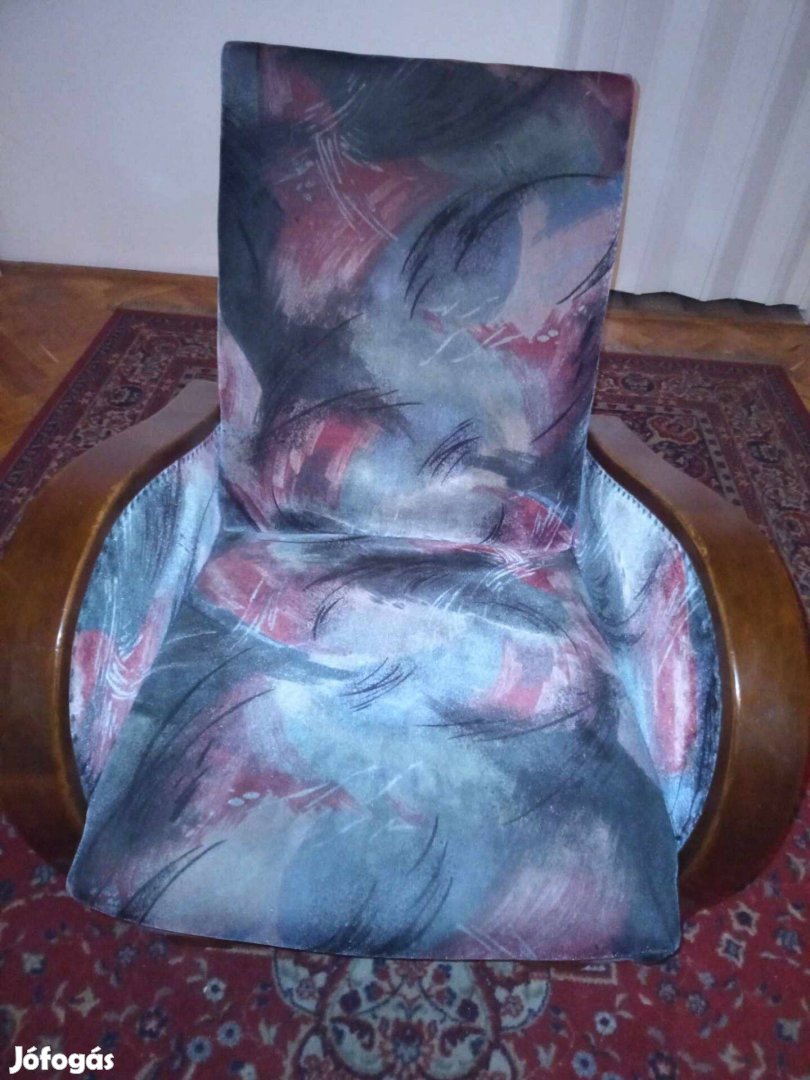 Újrhaúzott fotel