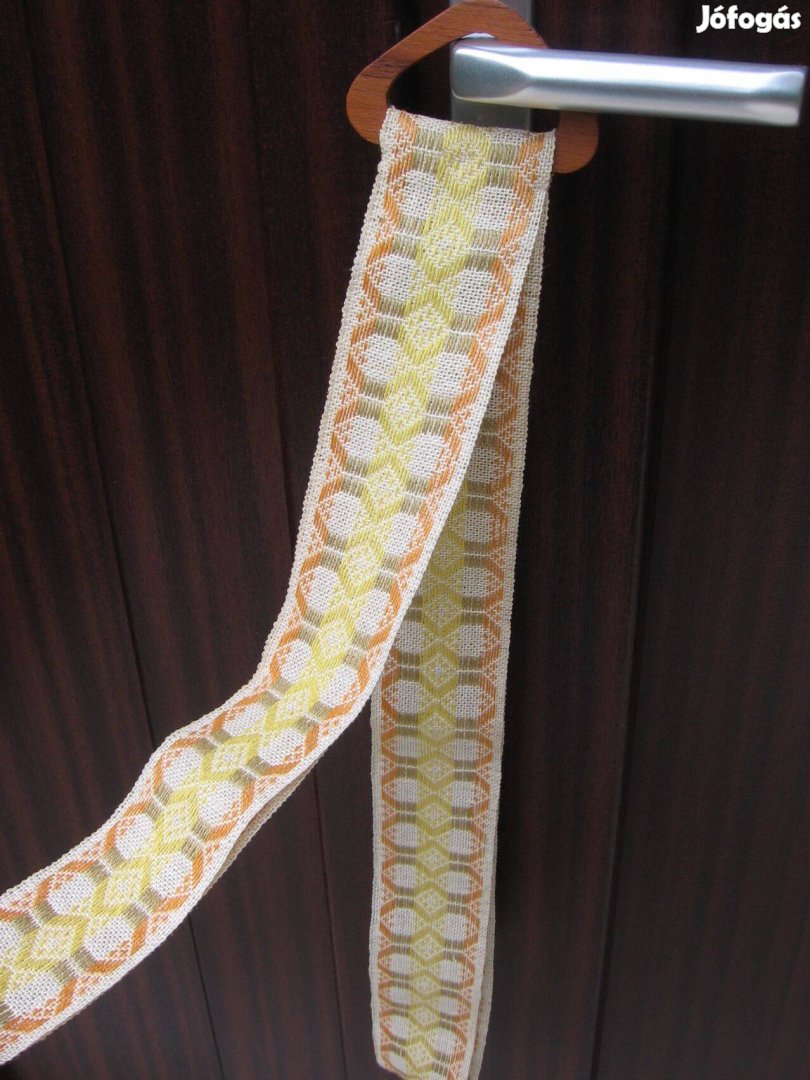 Újságtartó pánt, új