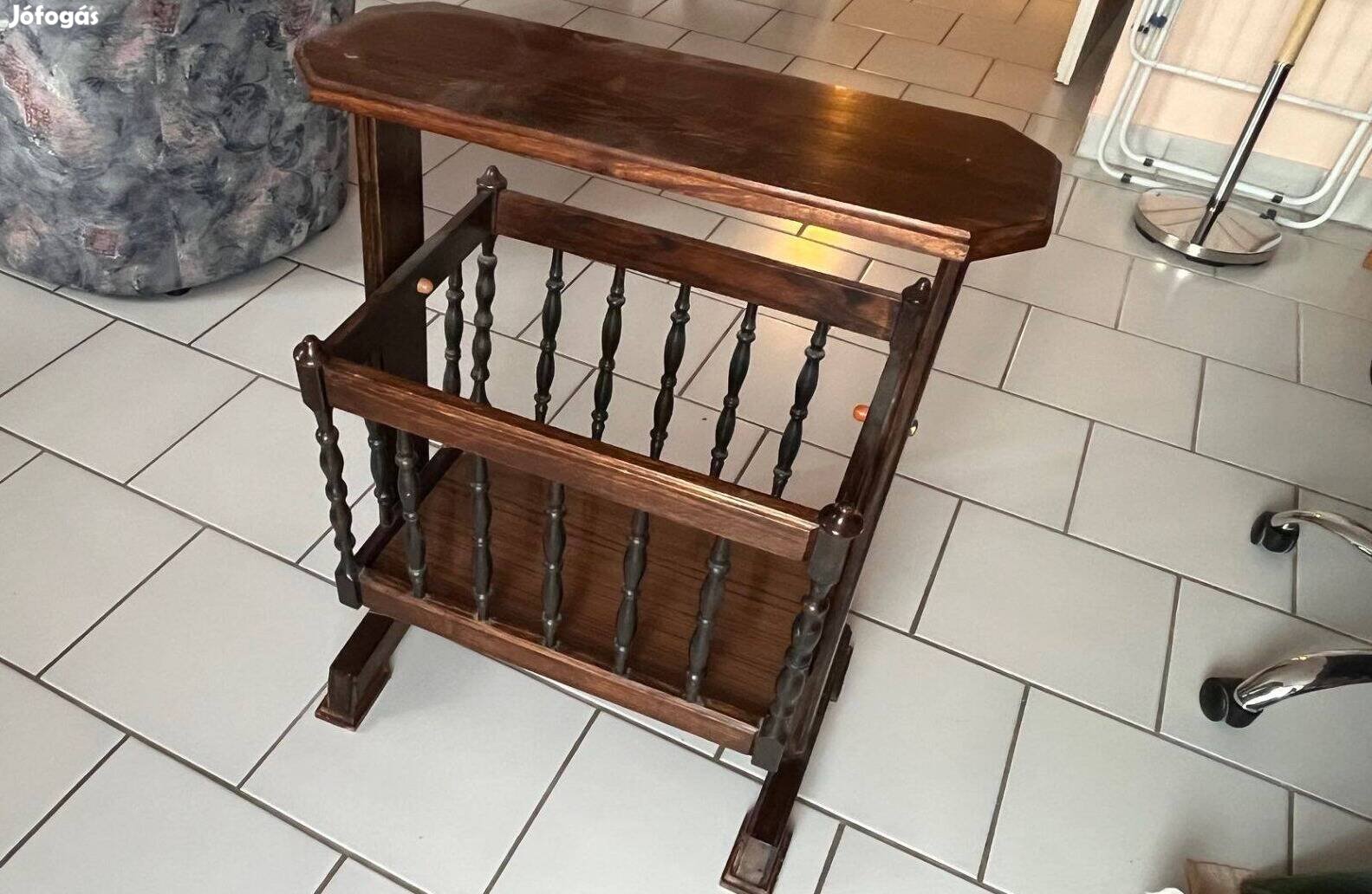 Újságtartó polc nagyméretű