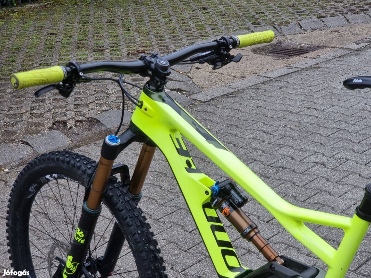 Újsz. csúcs Cannondale karbon enduro kerékpár Fox Kashima 170 Cube