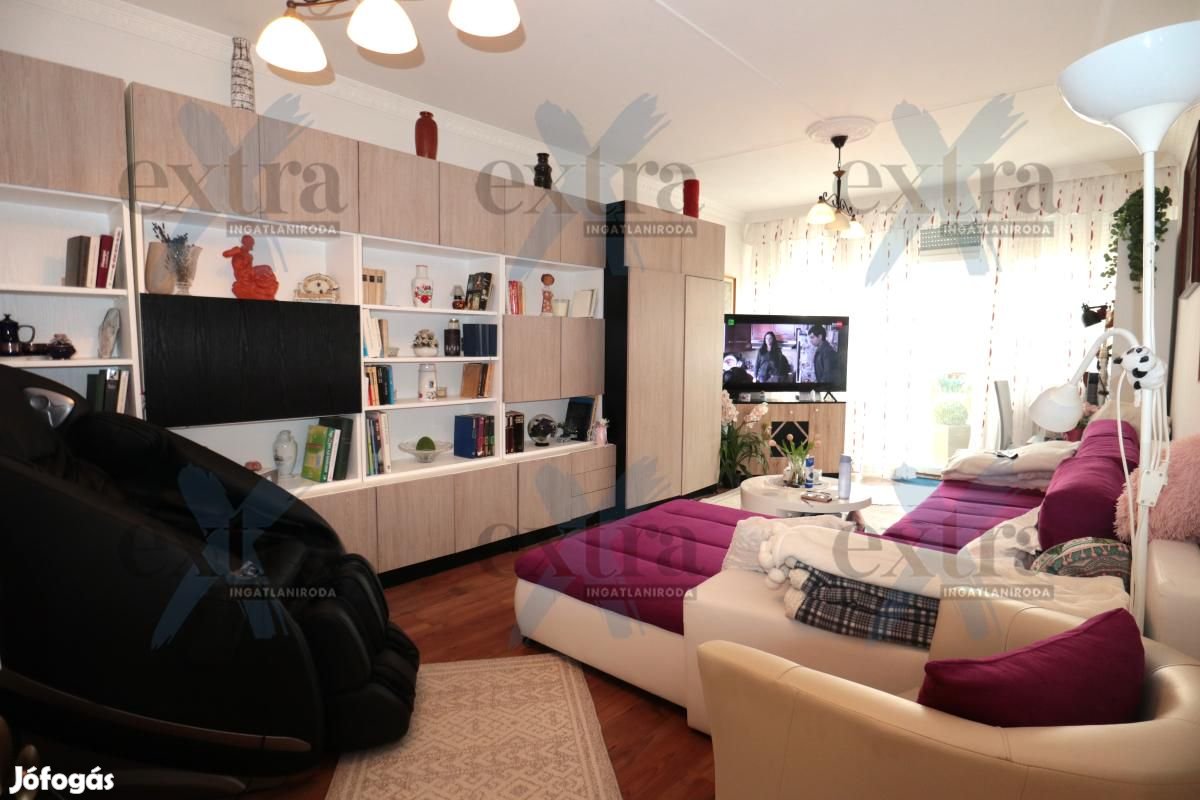 Újszegeden 1.emeleti, erkélyes, klímás, felújított