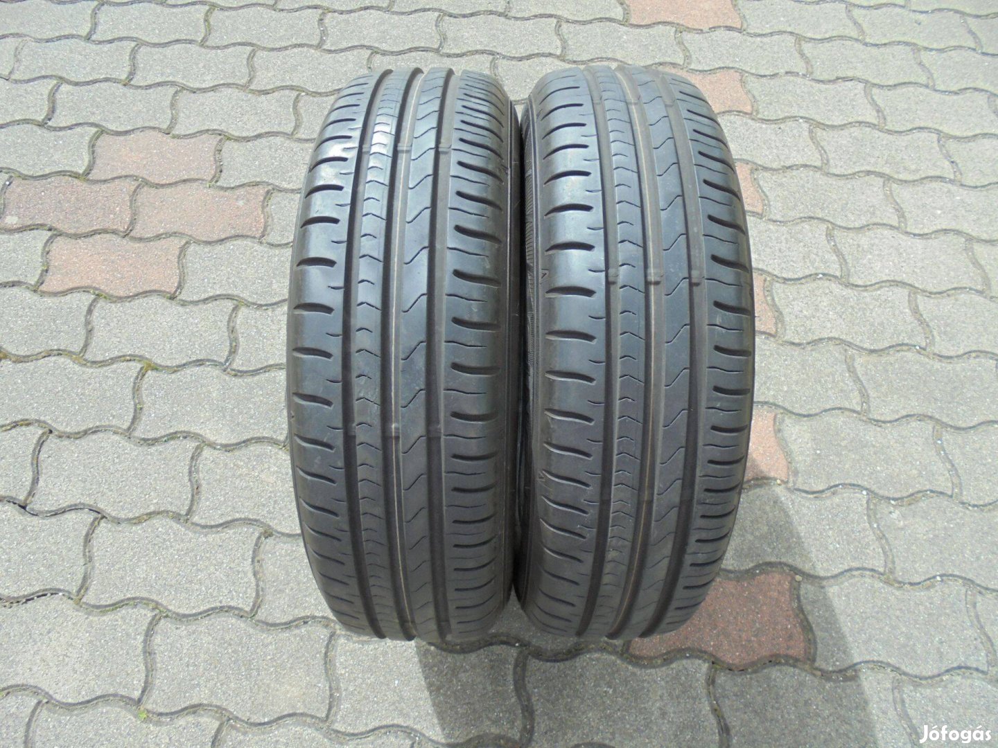 Újszerű 165/70 R 14-es nyári gumi pár eladó