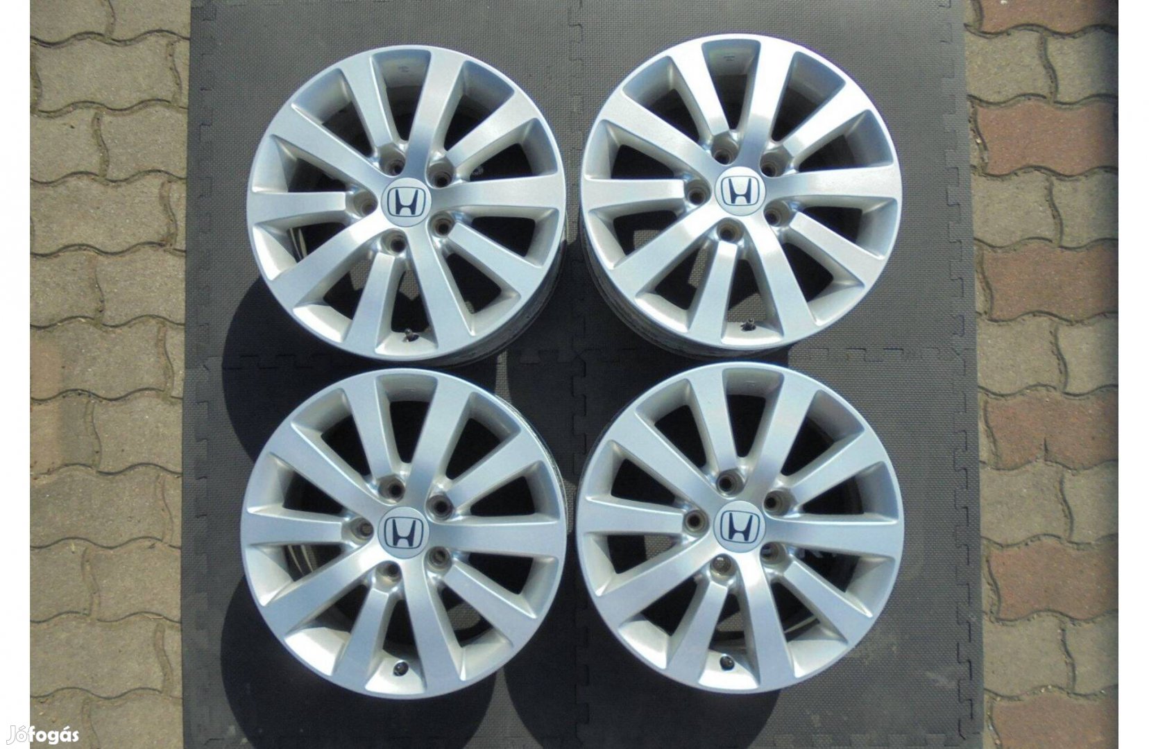 Újszerű 16-os Honda gyári alufelni eladó
