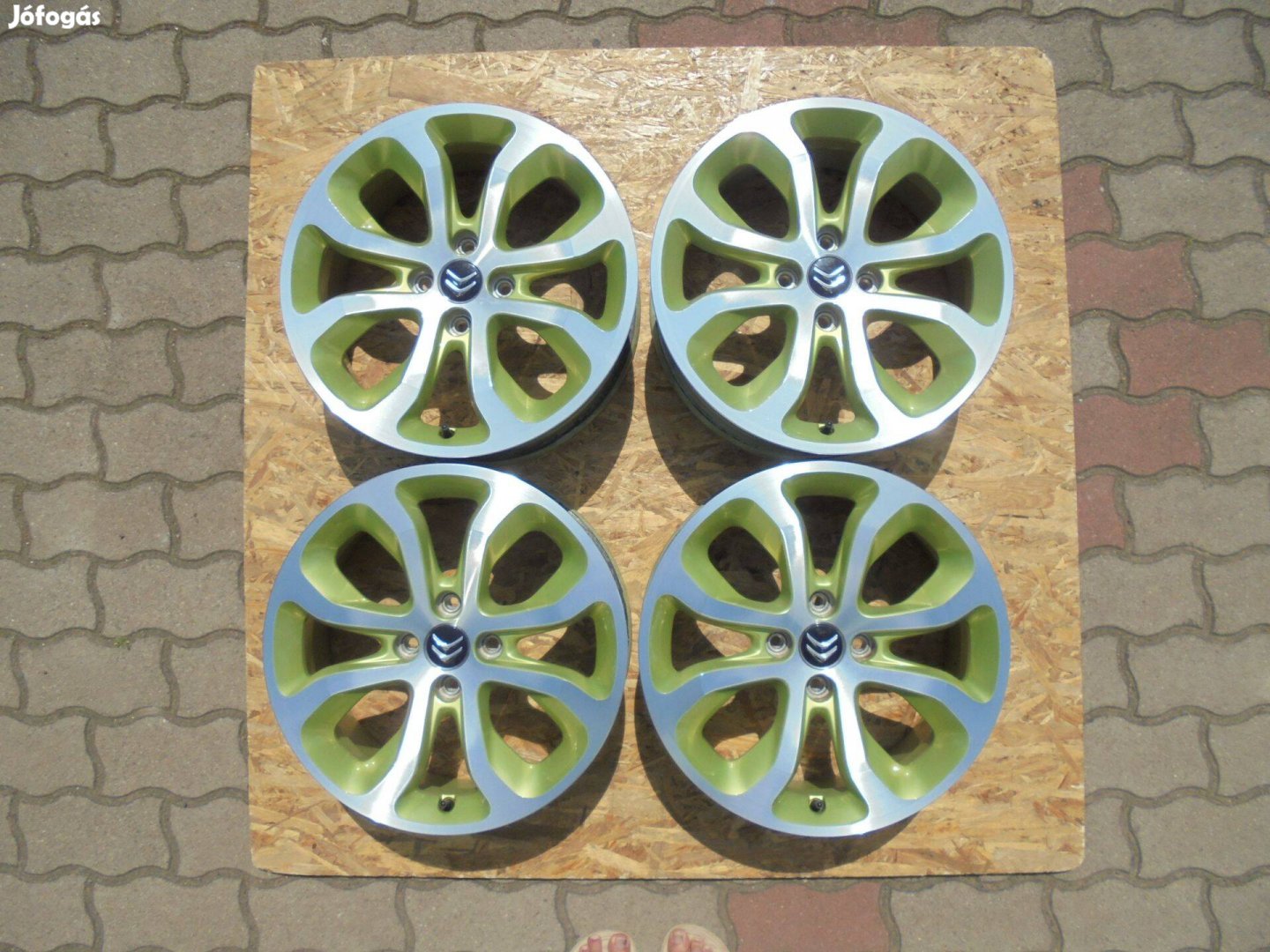 Újszerű 17-es Citroen gyári alufelni eladó