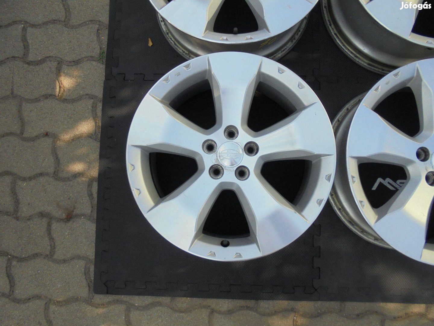 Újszerű 17-es Subaru alufelni eladó